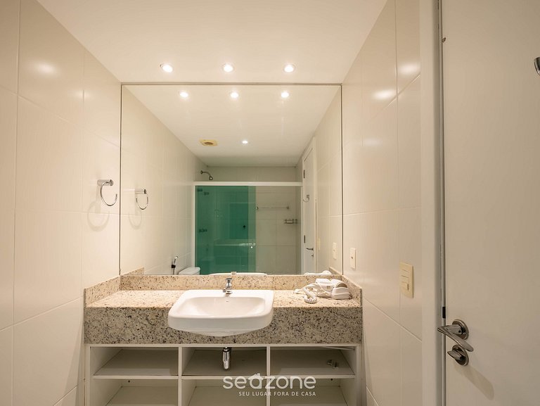 Estúdio em Prédio c/ Piscina e Academia MPZ0902