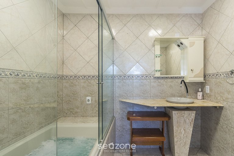 Apto c/ Hidromassagem em Coqueiros - ELB0203