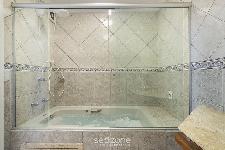 Apto c/ Hidromassagem em Coqueiros - ELB0203