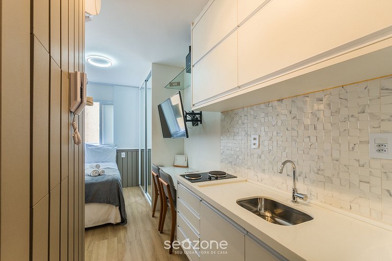 Studio em prédio à beira-mar de Salvador SMA0216