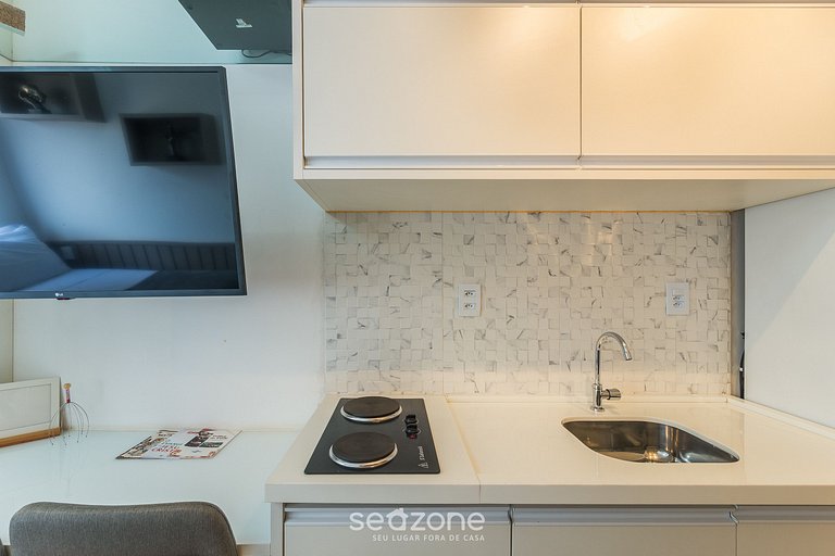 Studio em prédio à beira-mar de Salvador SMA0216