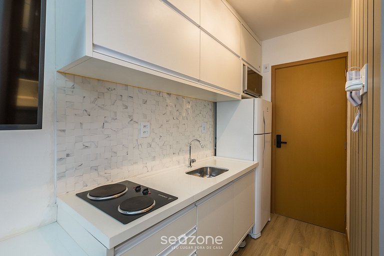 Studio em prédio à beira-mar de Salvador SMA0216