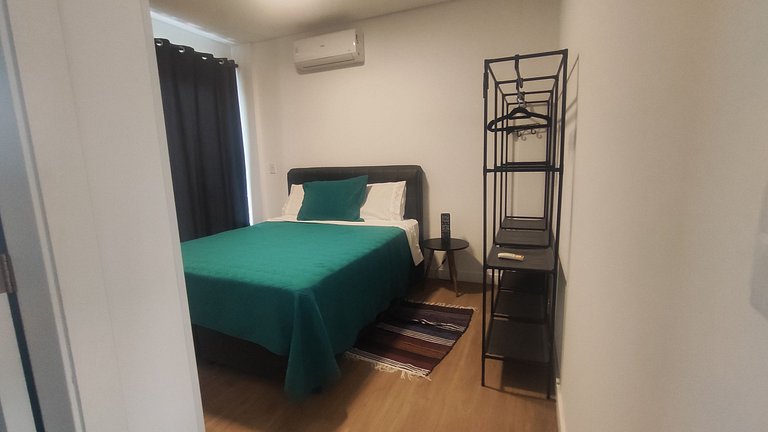 Apto c/ varanda e churrasq. a 500m do Mar RMP0102