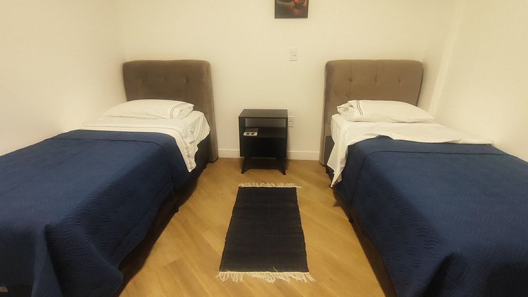 Apto c/ varanda e churrasq. a 500m do Mar RMP0102