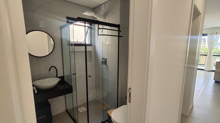 Apto c/ varanda e churrasq. a 500m do Mar RMP0102