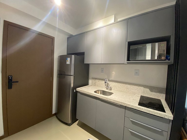 Apto c/ suíte e cond. c/ academia na Graça HGR0204