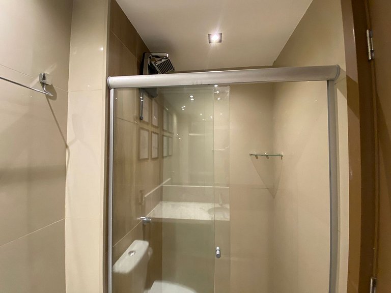 Apto c/ suite en cond. c/ gimnasio, Graça HGR0204