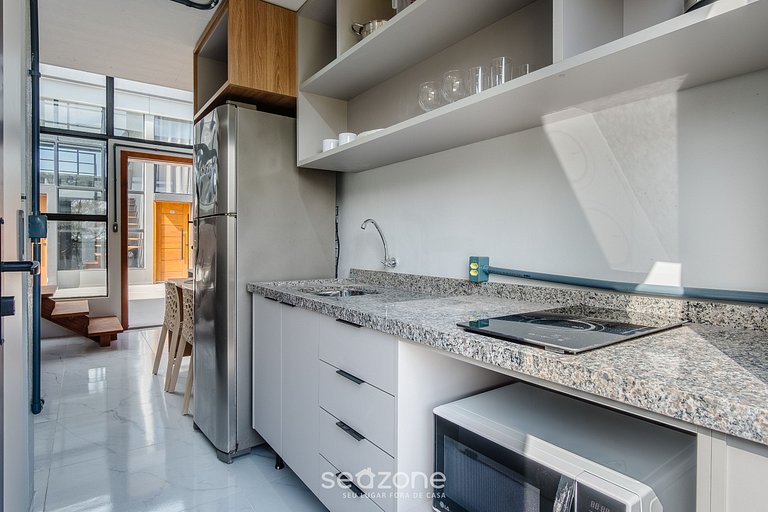 Loft a 50 m da Praia do Camacho PLO0006