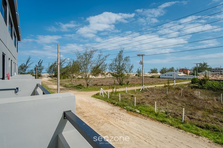 Loft a 50 m da Praia do Camacho PLO0006