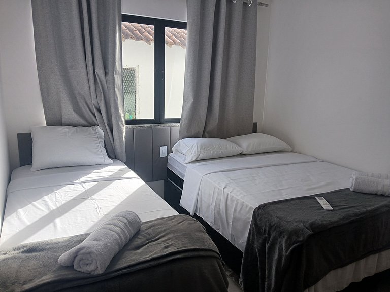 Apto en cond. c/ piscina a 350 m del mar PRY0107