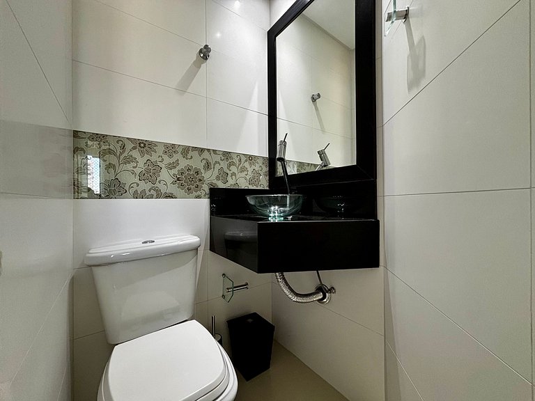 Apto c/ Churrasqueira a 90m da Praia CMF0501