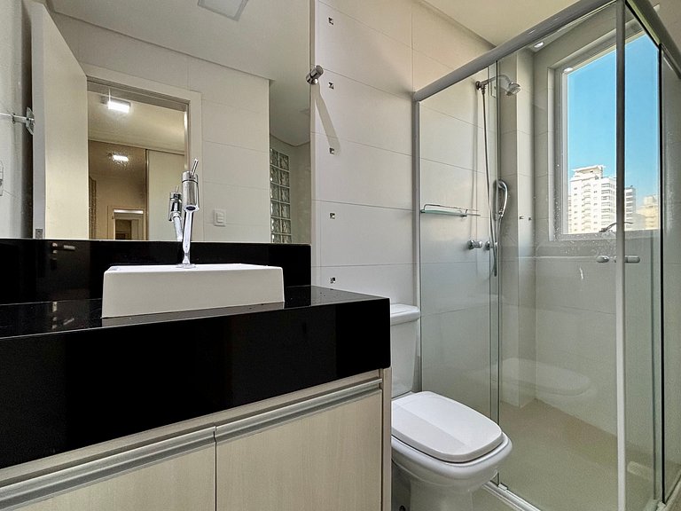 Apto c/ Churrasqueira a 90m da Praia CMF0501