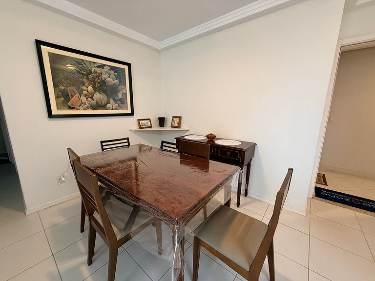 Apto c/ churrasq. e varanda prox. da Praia CGN0306