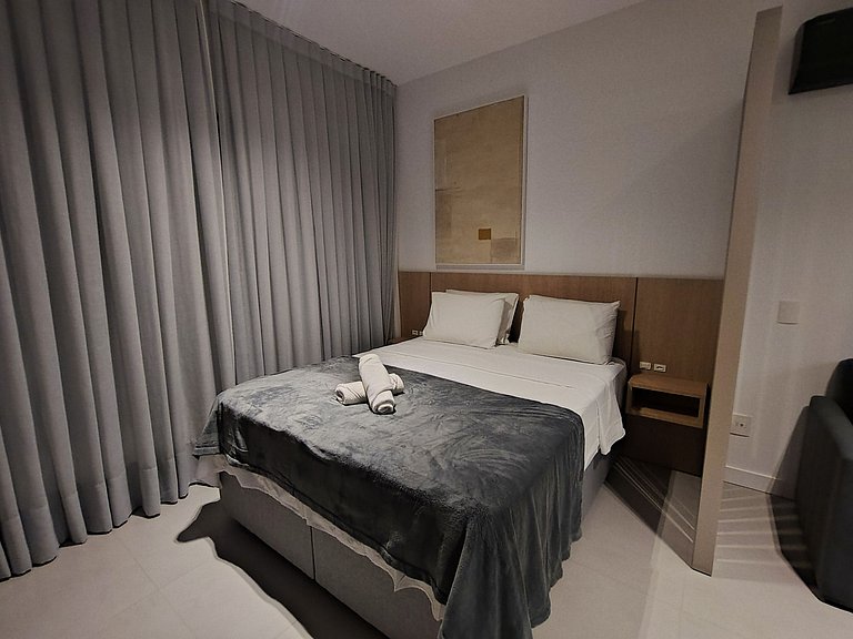 Studio em prédio c/ piscina a 220m do Mar ETB0215