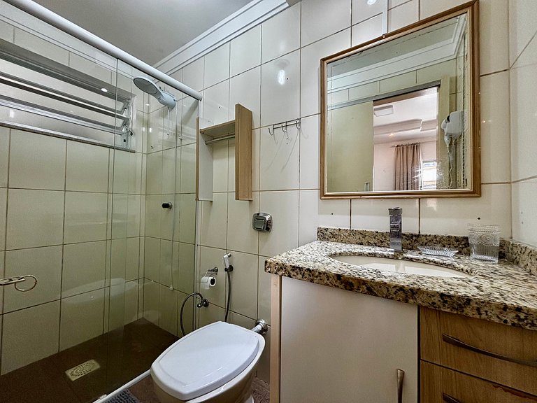 Apto con suite a 30 m del mar en Itapema CAE0103