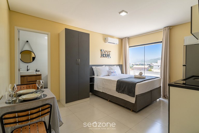 Studio c/ varanda a 10m da Praia, Campeche AAR0303