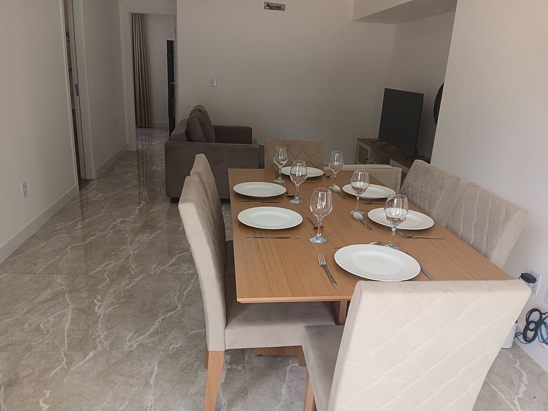 Apto em cond. c/ piscina e churrasqueira PRY0009