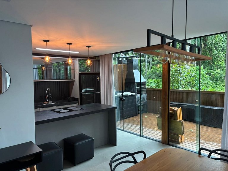 Casa c/ Churrasqueira e Jacuzzi CKL0002