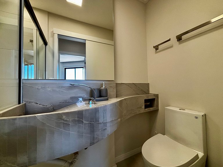 Apto c/ 2Q churrasq. e vista mar, Itapema LPR1302