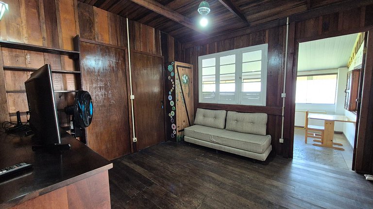 Casa Grande com 3 Quartos em Penha SEL0068