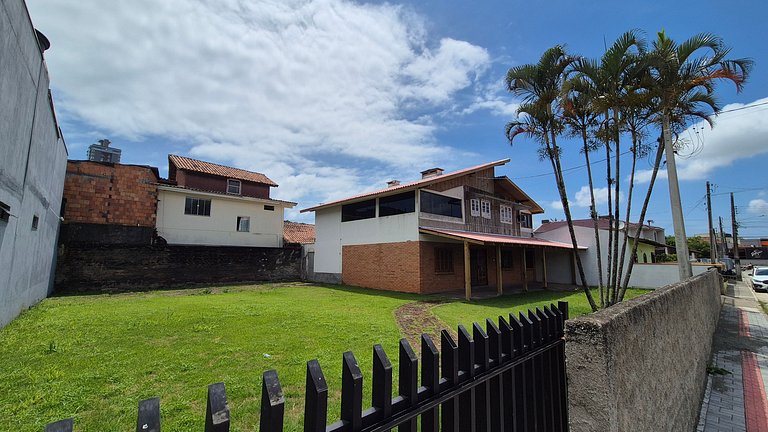 Casa Grande de 3 Dormitorios en Penha SEL0068