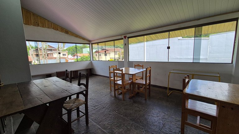 Casa Grande de 3 Dormitorios en Penha SEL0068