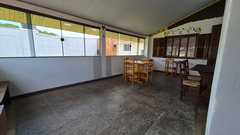 Casa Grande com 3 Quartos em Penha SEL0068