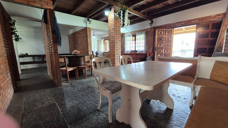 Casa Grande de 3 Dormitorios en Penha SEL0068