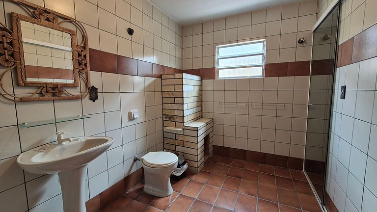 Casa Grande com 3 Quartos em Penha SEL0068