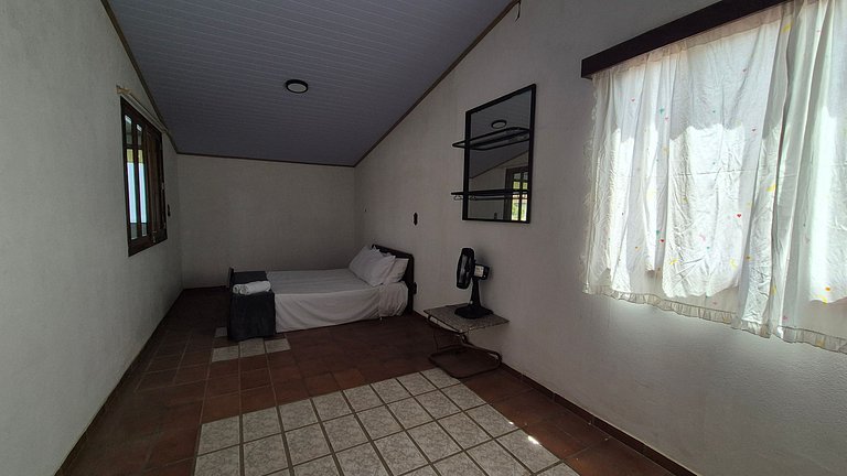 Casa Grande com 3 Quartos em Penha SEL0068