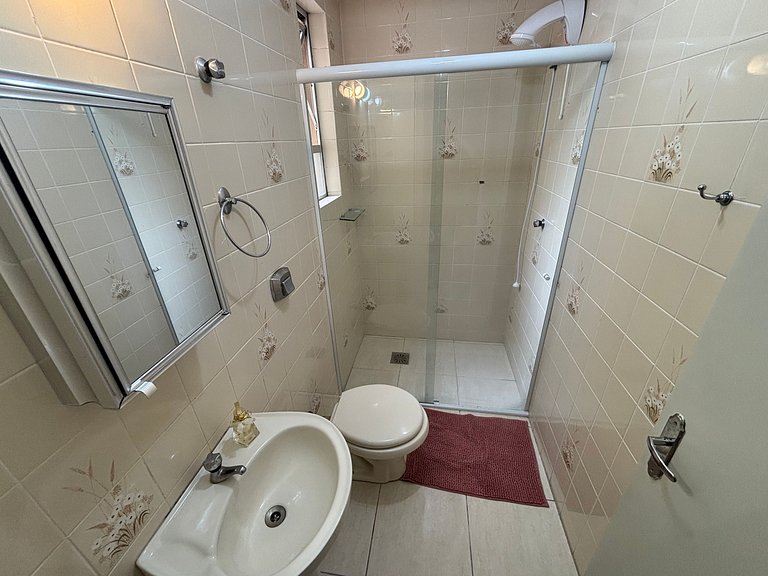 Apto c/ 2 hab y balcón en el Centro CEB1106