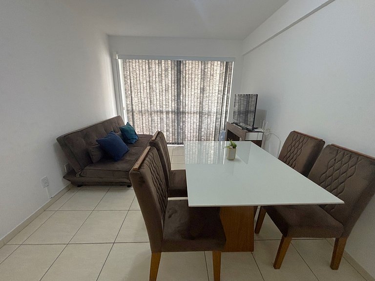 Apto c/ 2Q e varanda no Centro de Floripa CEB1106