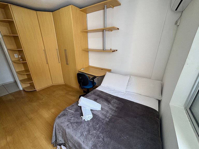 Apto c/ 2 hab y balcón en el Centro CEB1106