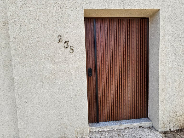 Apto c/ 2 suites a 160 m de la playa MCU0101