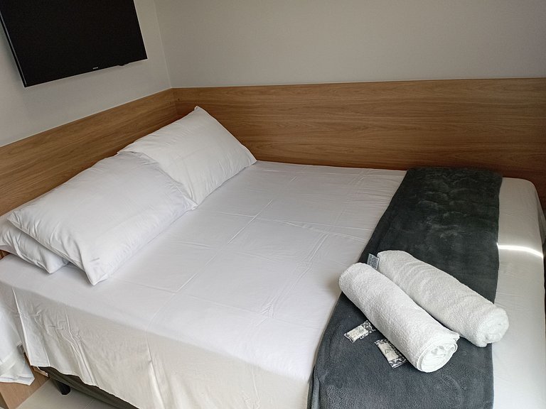 Studio completo a 160m do mar em Salvador SAA0215