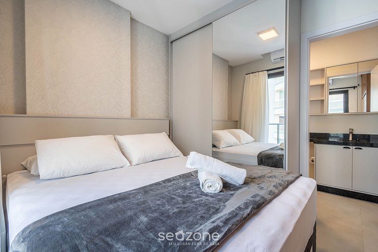 Studio em Meia Praia a 220m do Mar FFS1004