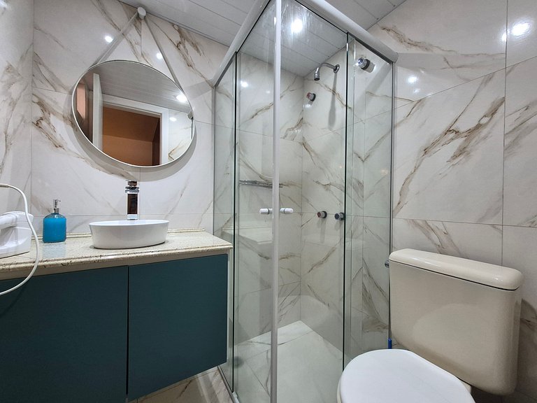 Studio no Alto da XV c/ estrutura completa UPP0212