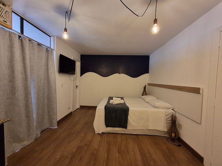 Studio no Alto da XV c/ estrutura completa UPP0212