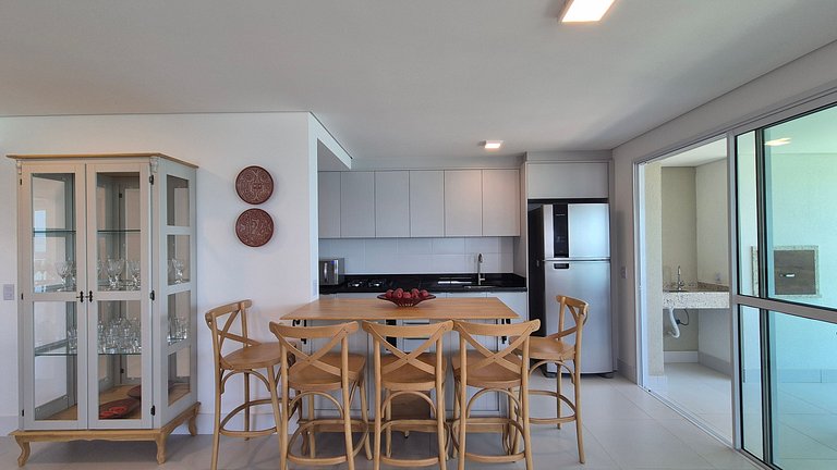 Apt 3Qt c/ Vista mar e churrasq. SHC1601