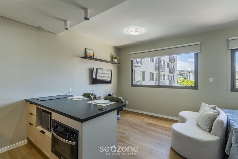 Studio em cond. c/ piscina próx. da PUC MCP0403