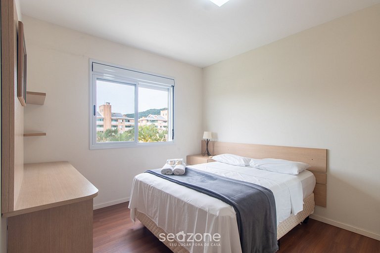 Apto c/ churrasq. e varanda prox. da Praia CGN0306