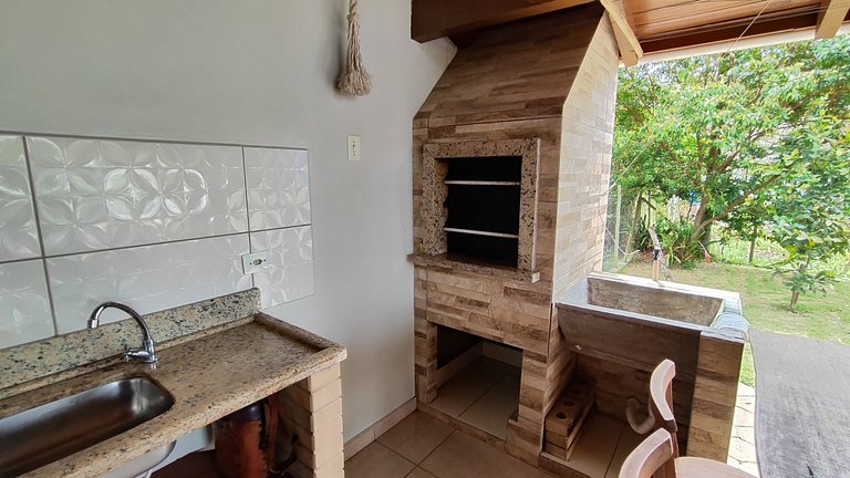 Casa c/ Churrasq. a 700m da Praia JSE0382