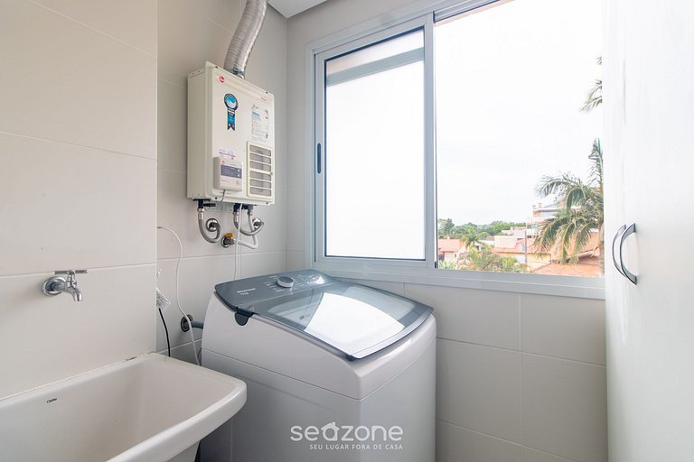 Apto c/ churrasq. e varanda prox. da Praia CGN0306