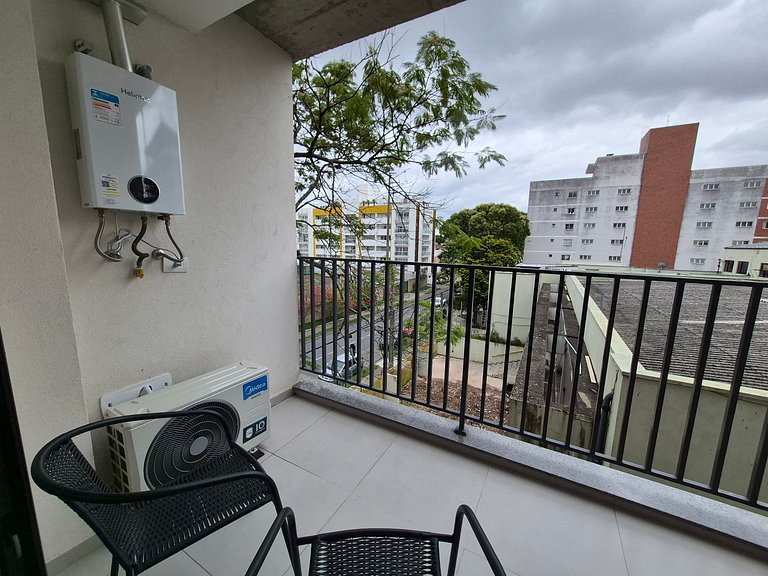 Studio moderno con balcón en Curitiba - EBI0304