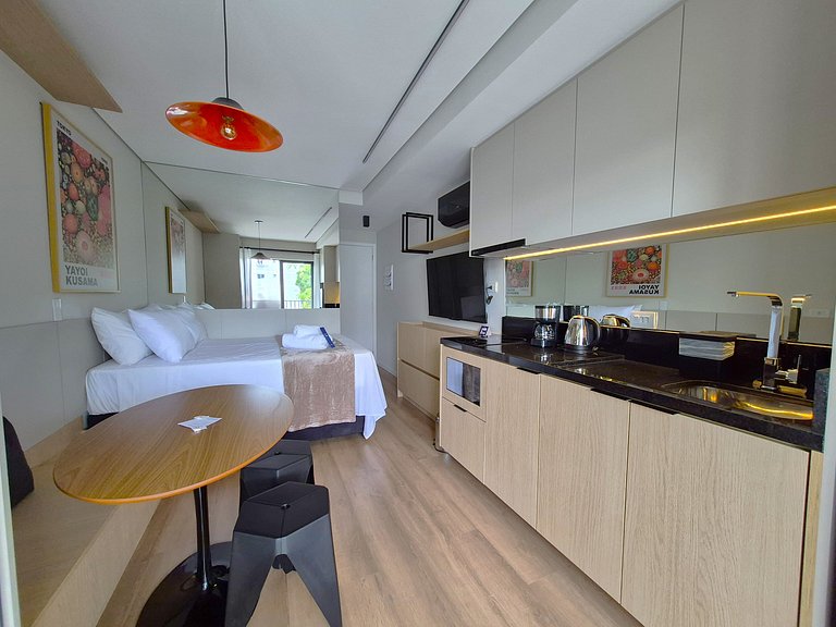 Studio moderno c/ varanda em Curitiba - EBI0304