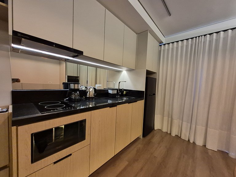 Studio moderno con balcón en Curitiba - EBI0304