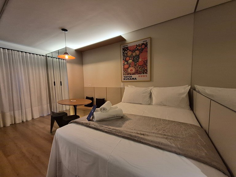 Studio moderno con balcón en Curitiba - EBI0304