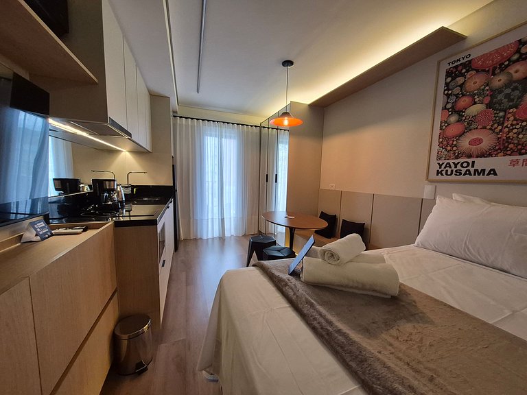 Studio moderno c/ varanda em Curitiba - EBI0304