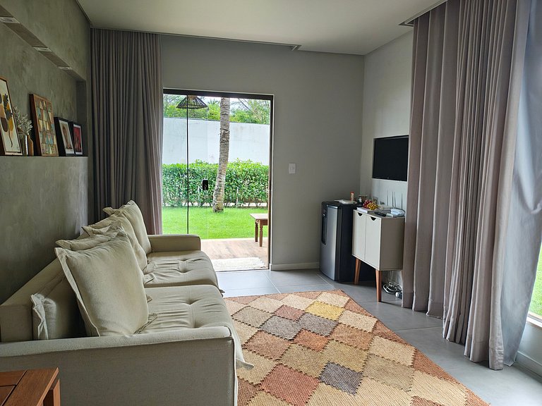 Casa em Cond. c/ Piscina e Churrasq. NTO0005