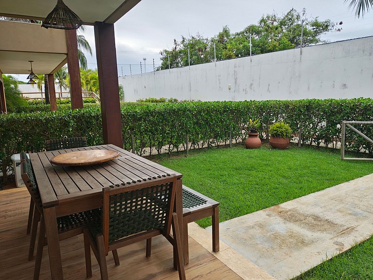 Casa em Cond. c/ Piscina e Churrasq. NTO0005